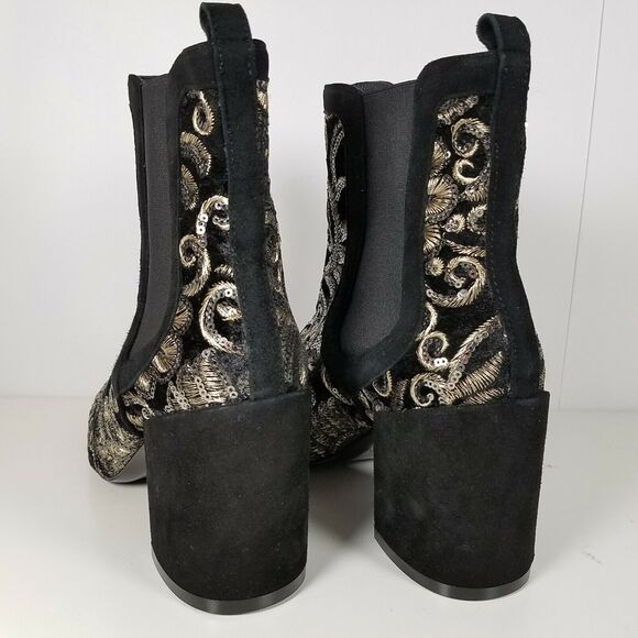 Stuart Weitzman Woman boots ankle  black suede embellished chunky heel sz 8 new